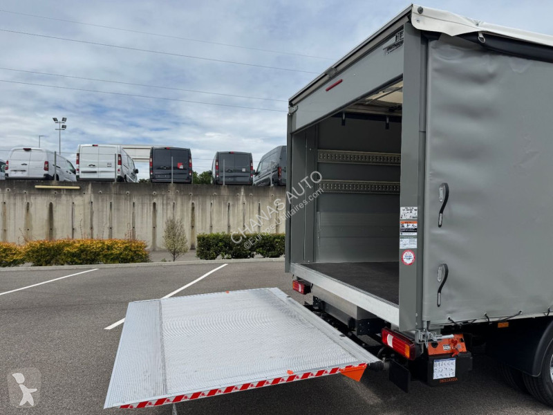 Véhicule utilitaire Iveco