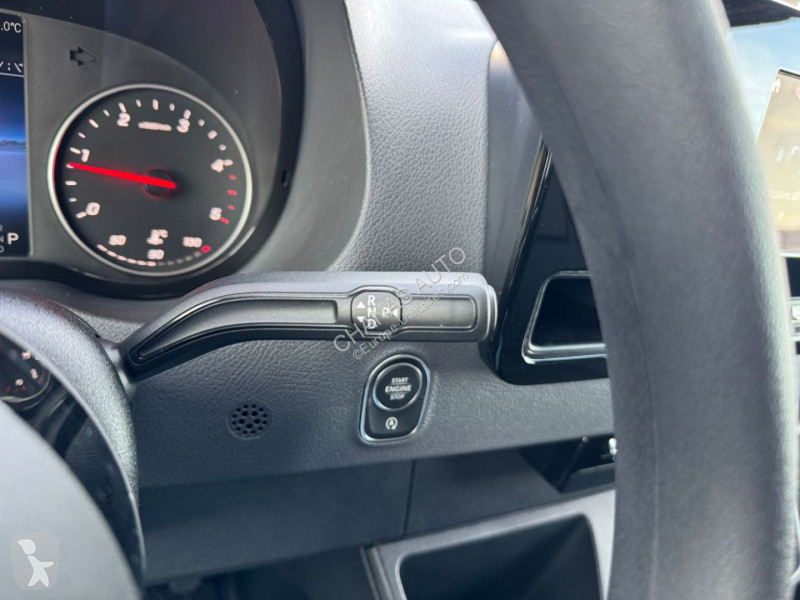 Véhicule utilitaire Mercedes 317 CDI 37 3.5T...