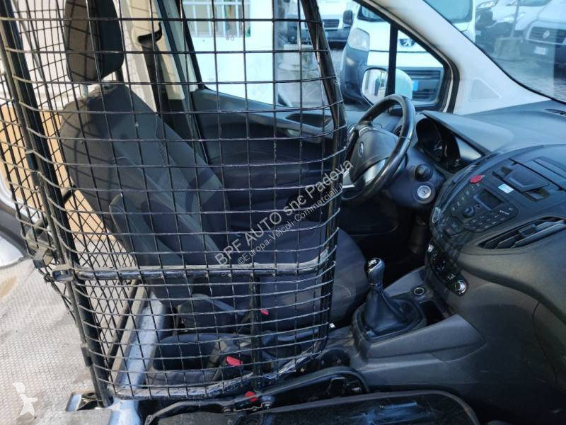 Véhicule utilitaire Ford