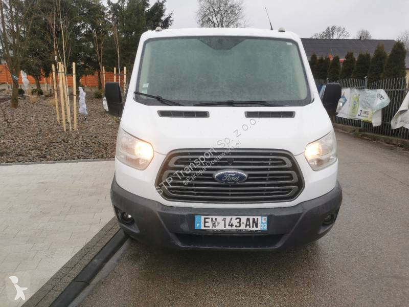 Véhicule utilitaire Ford