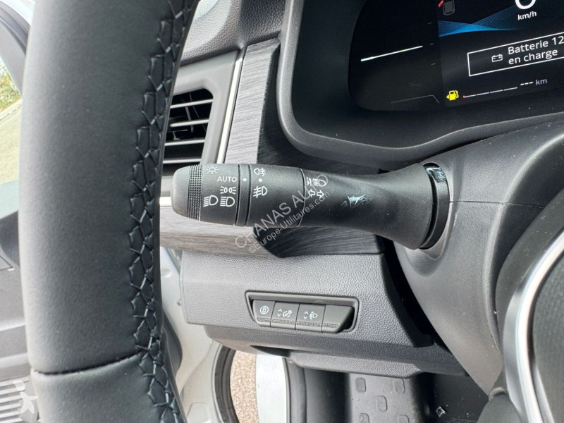 Véhicule utilitaire Renault L2H1 3T BLUE DCI...