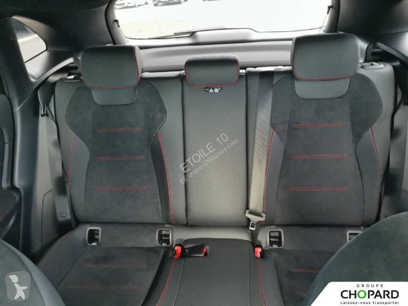 عربة نفعية Mercedes GLA 200 7G-DCT