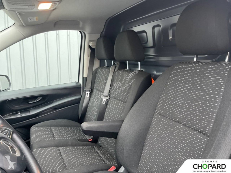 Véhicule utilitaire Mercedes VITO FOURGON 114...