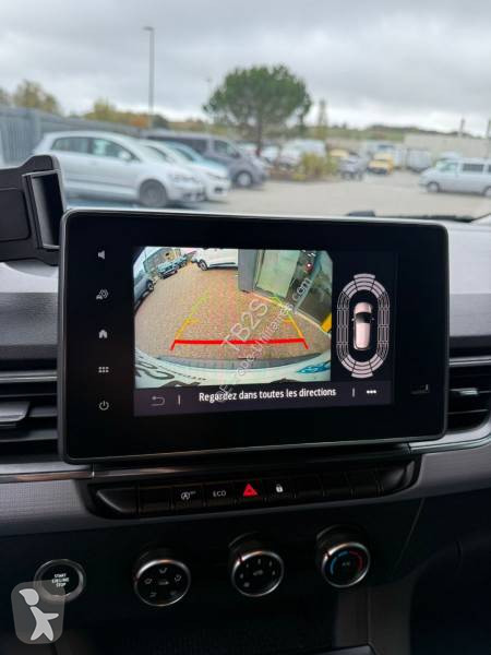Véhicule utilitaire Nissan