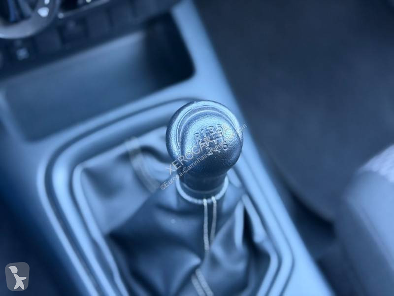 عربة نفعية Toyota