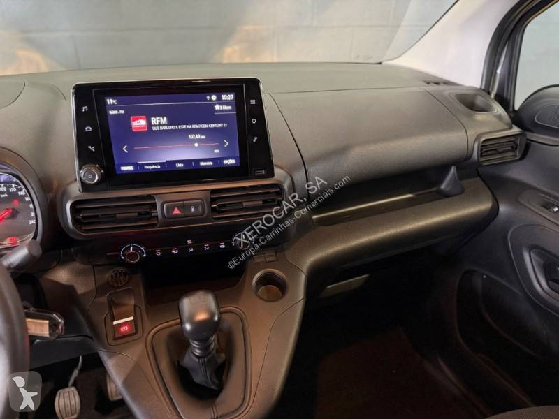 عربة نفعية Opel 1.5 CDTi 100HP 3L