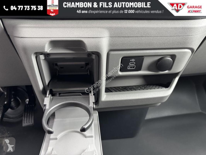 Véhicule utilitaire Ford FOURGON 320 L2H1 2.0...