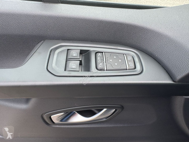 Samochód dostawczy Renault L2 Blue dCi 170 BVA9...