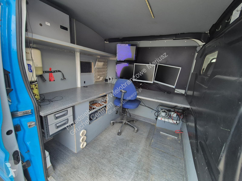Лекотоварен автомобил Ford Transit 2.2 / L3H2 /...
