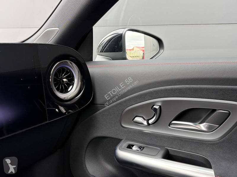 Samochód dostawczy Mercedes CLA 200 8F-eDCT