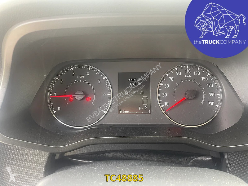 عربة نفعية Renault 3 150.30 EDC6 L1H1