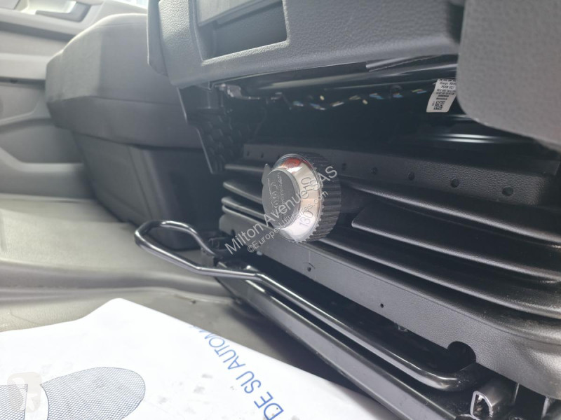 عربة نفعية Volkswagen CRAFTER 30 L3H3 2.0 TDI -...