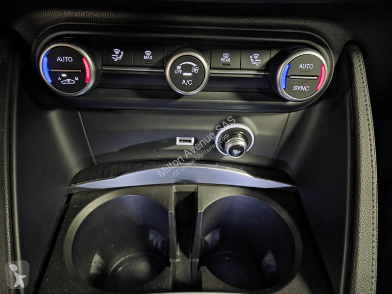 Samochód dostawczy Alfa-Roméo STELVIO 2.2 D -...