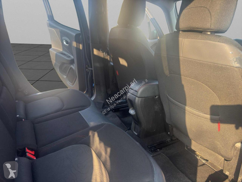 عربة نفعية Jeep