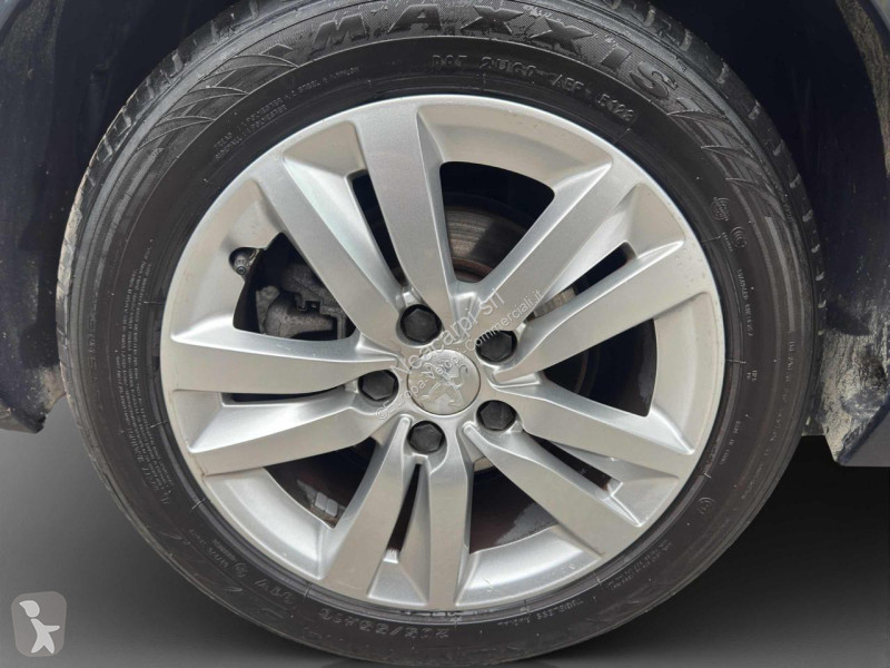 عربة نفعية Peugeot
