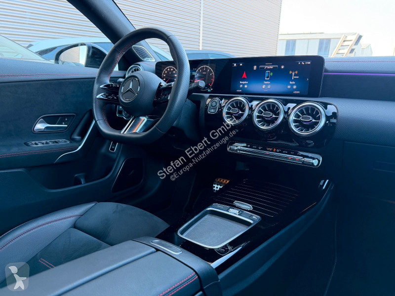 عربة نفعية Mercedes 180 Shooting Brake...