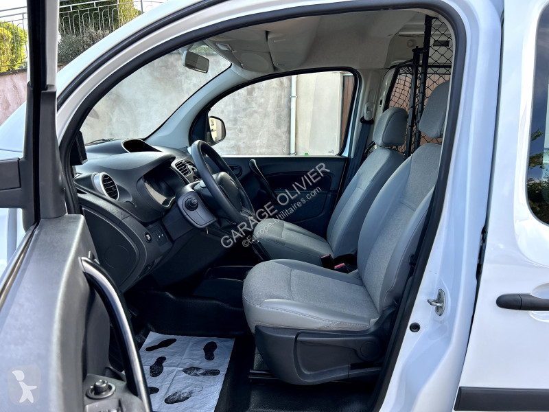 Лекотоварен автомобил Renault Maxi Grand Volume...