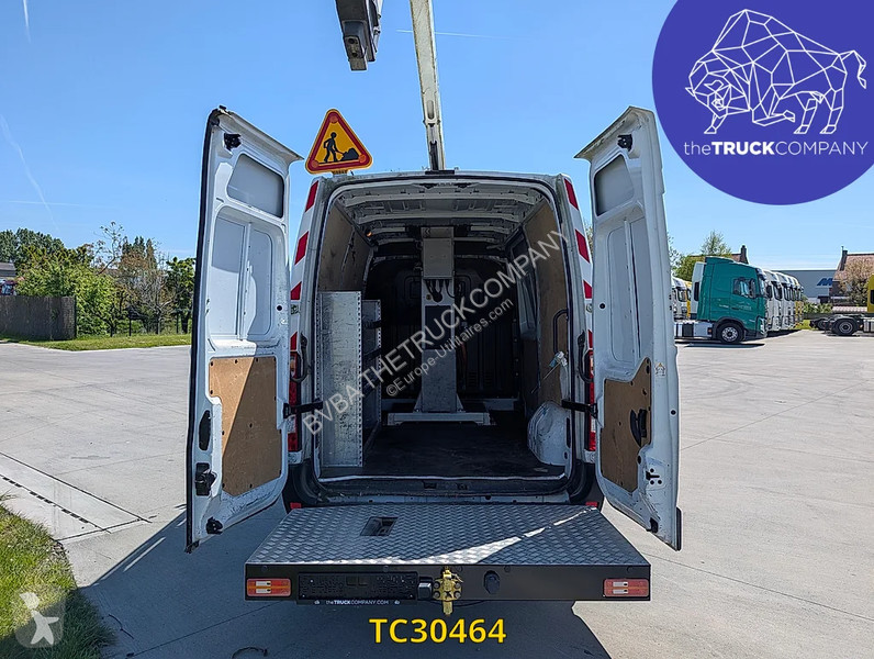 Samochód dostawczy Renault 145.35 nacelle klubb