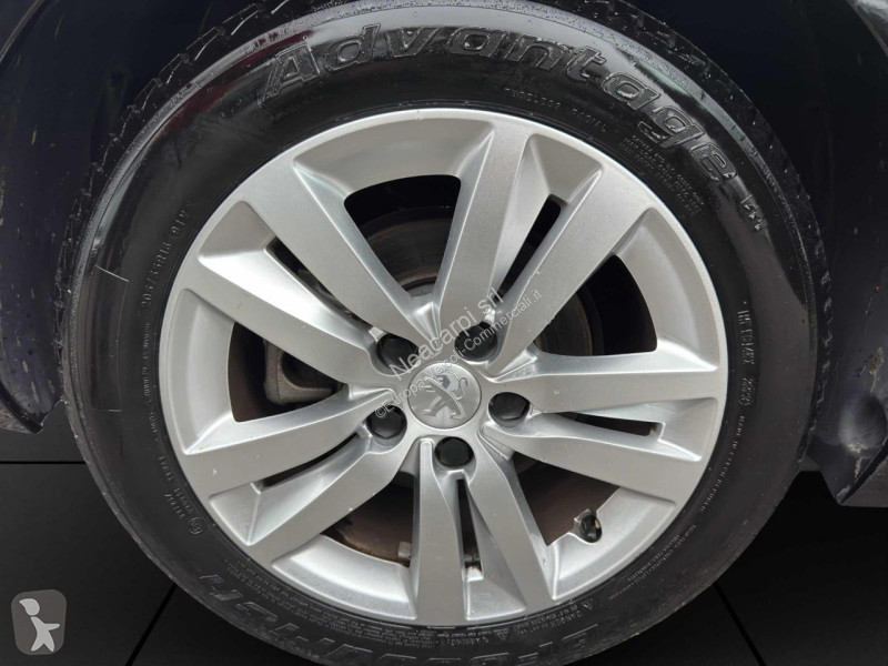 عربة نفعية Peugeot
