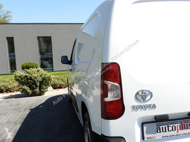 Véhicule utilitaire Toyota CITY