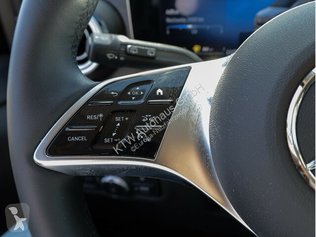 عربة نفعية Mercedes V 220 d...