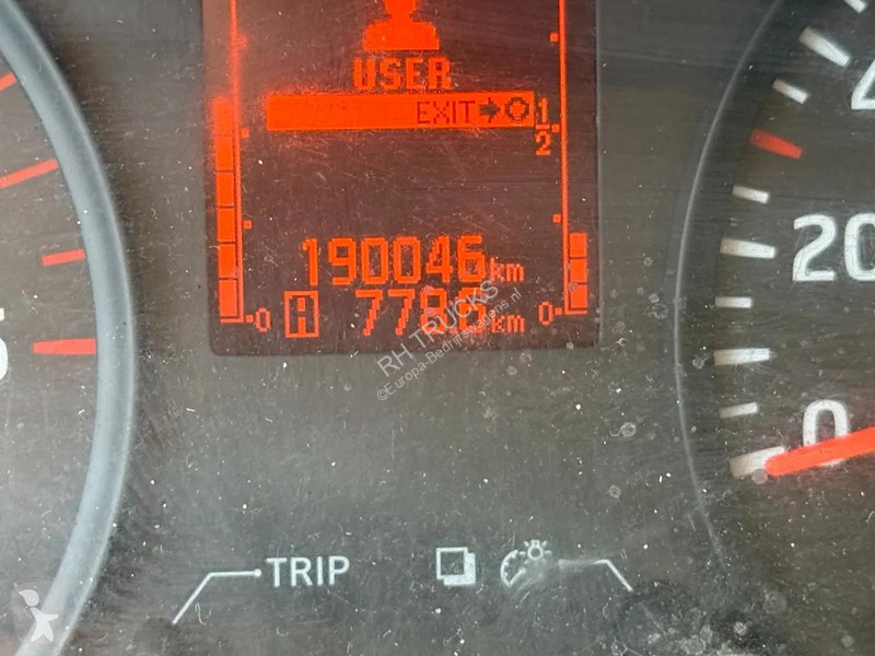 Furgoneta Nissan 35.13 met paus verhuislift 25...