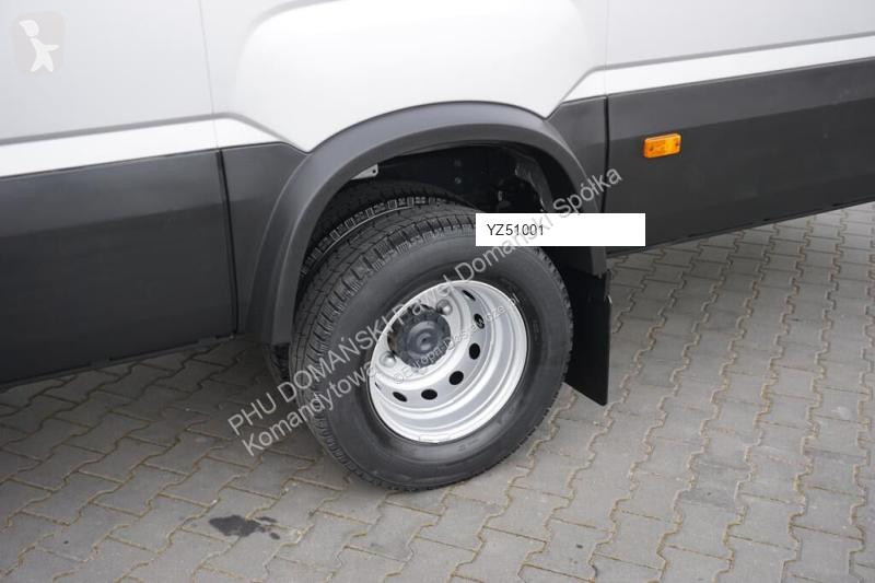 Samochód dostawczy Iveco DAILY / 70C18 / 3,0 -...