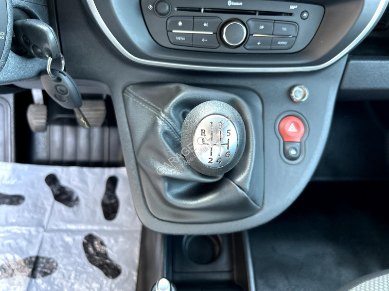 Véhicule utilitaire Renault 1.5 Blue dci 95...