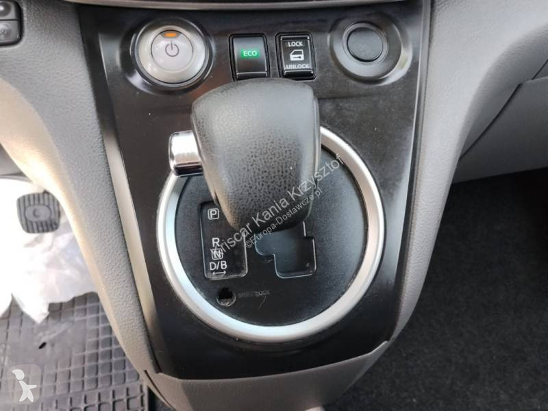 Samochód dostawczy Nissan