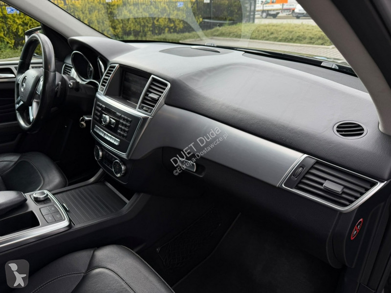 Samochód dostawczy Mercedes ML 350