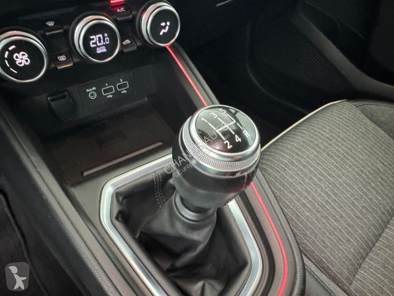 Лекотоварен автомобил Renault 1.0 TCe 100 Intens