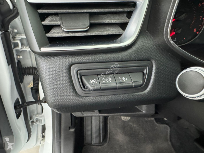 Комерційні автомобілі Renault 1.0 TCe 100 Zen Pack