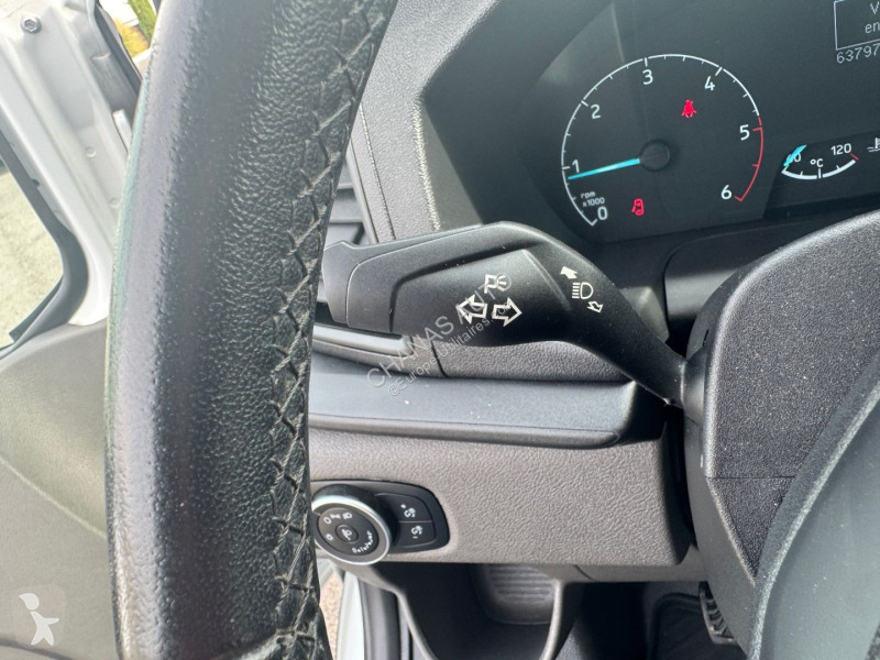Véhicule utilitaire Ford 320 L1H1 2.0 TDCi 130...