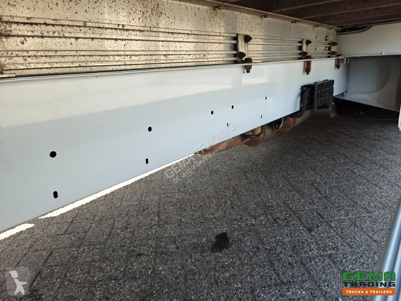 Furgoneta Renault 4x2 Day Cab (3 Persons)...