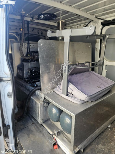 Комерційні автомобілі Iveco 35S14N