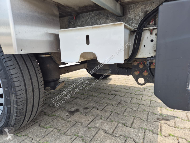 Лекотоварен автомобил Renault Master 2.3 -...