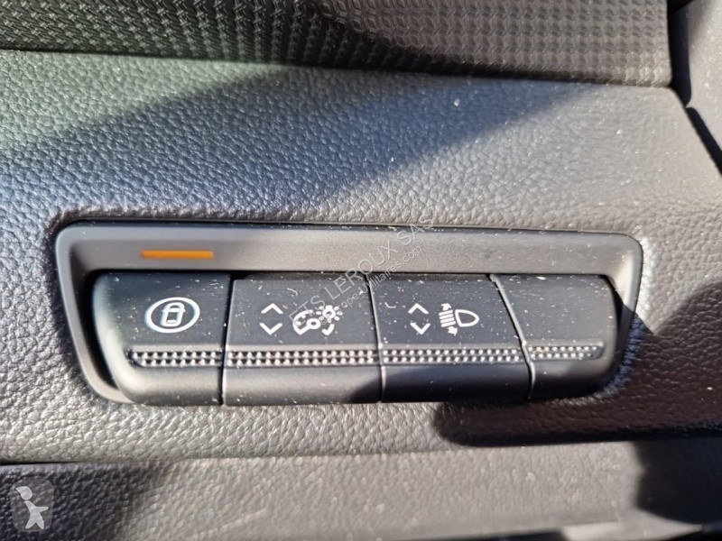 Véhicule utilitaire Renault TRAFIC