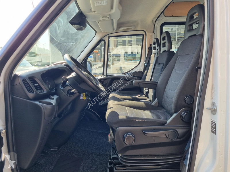 Samochód dostawczy Iveco 35C18 3.0D L2H2 DC...