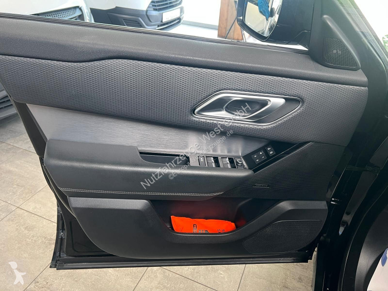 Véhicule utilitaire Land Rover Velar R-Dynamic...