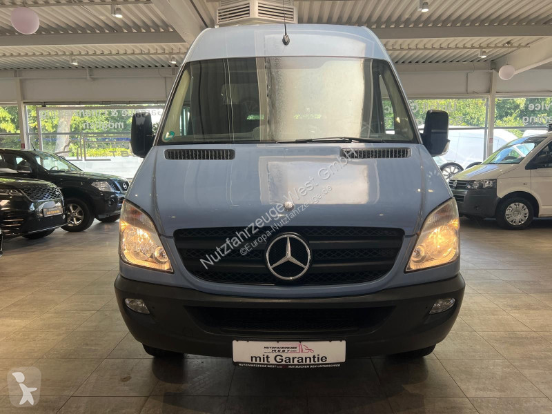 عربة نفعية Mercedes 516...