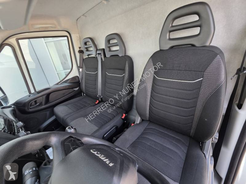 عربة نفعية Iveco