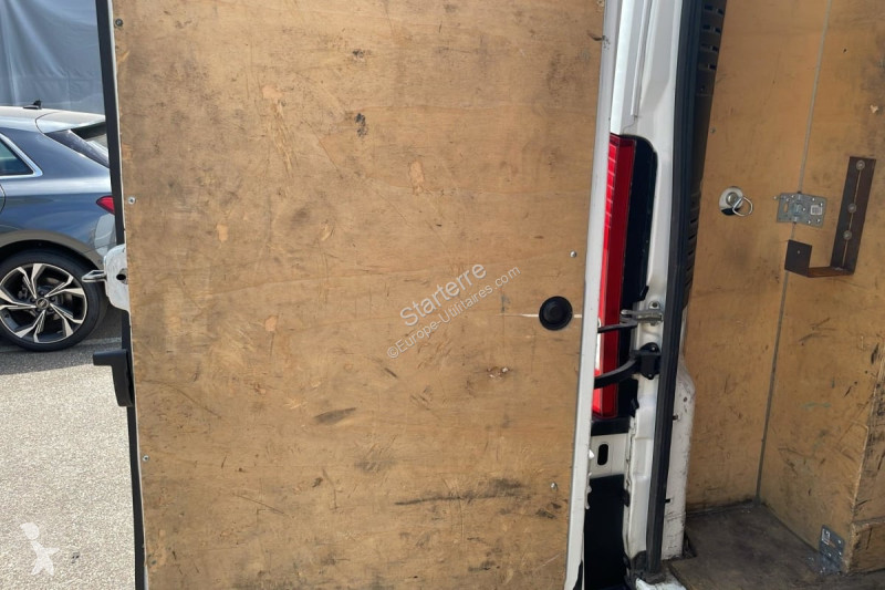 Véhicule utilitaire Peugeot  BOXER FOURGON