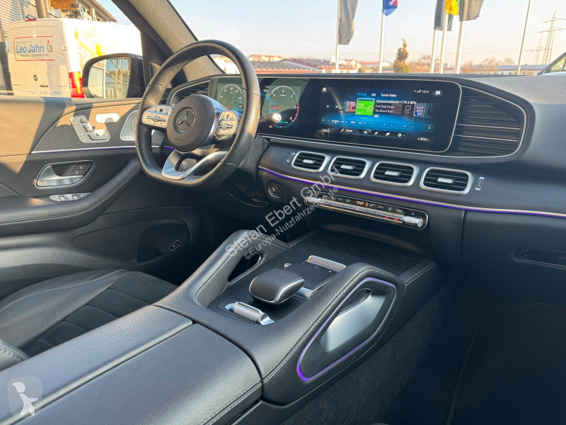 عربة نفعية Mercedes 300 d AMG...