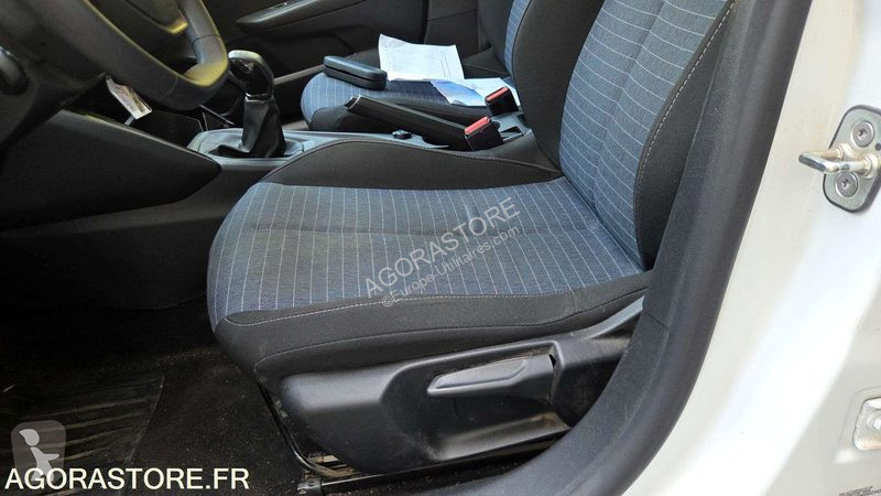 Коммерческий автомобиль Peugeot 208