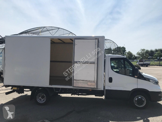 Veicolo commerciale Iveco DAILY 35C16H BOX +...