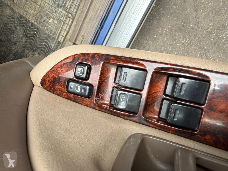 Toyota 4x4 4DW - 5 Seats - Automatic Gearbox -...