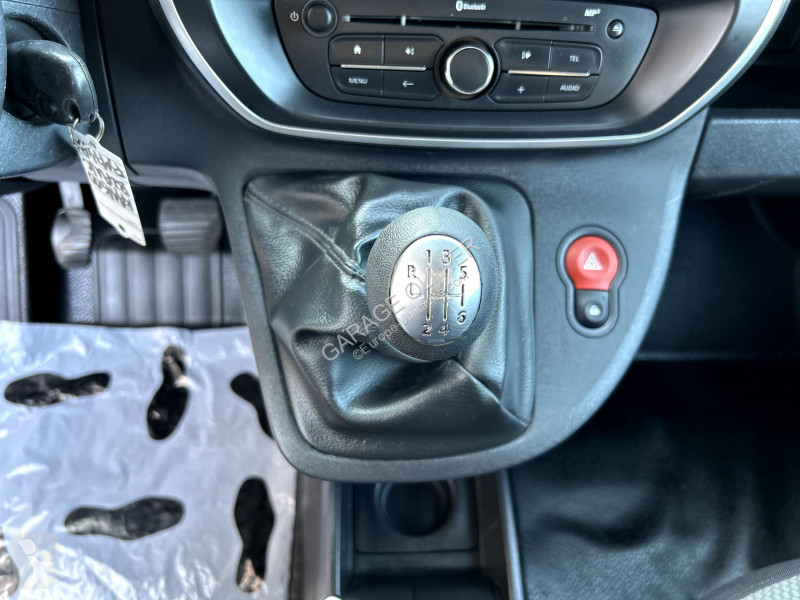 Véhicule utilitaire Renault 1.5 Blue dci 95...