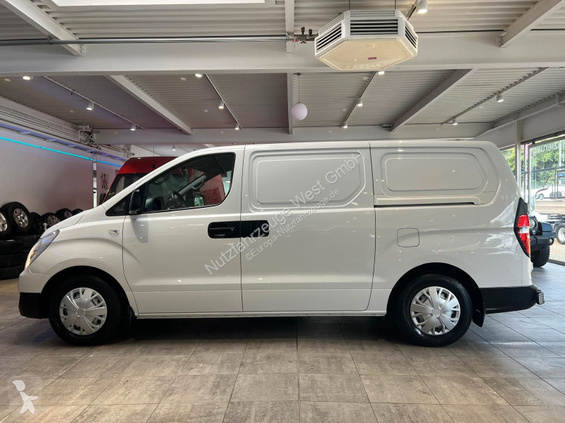 Samochód dostawczy Hyundai H-1  2,5 CRDI...