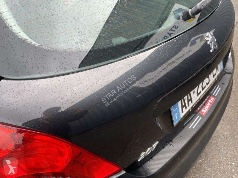 عربة نفعية Peugeot
