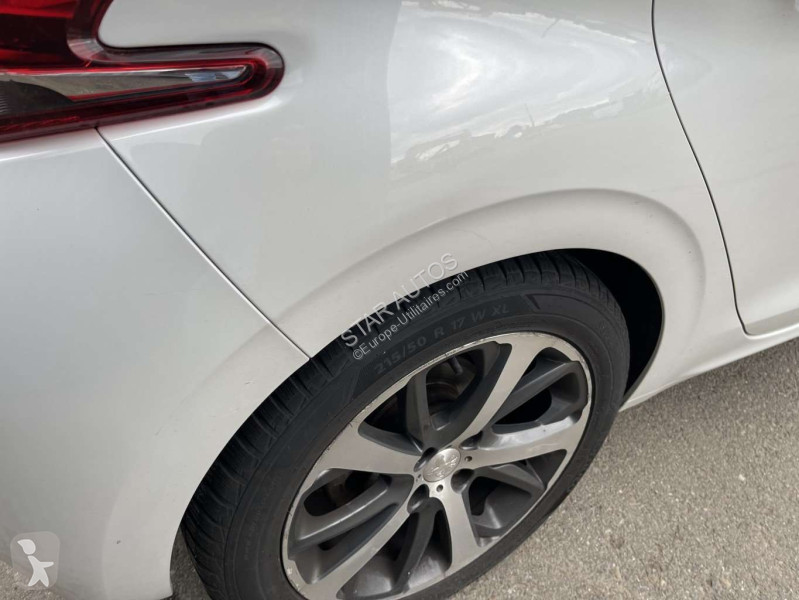 عربة نفعية Peugeot